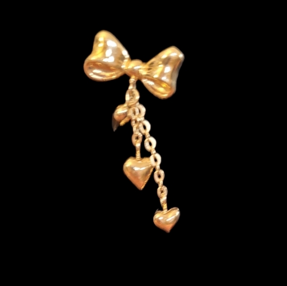 Trifari Vintage 80's Ribbon Bow with Dangling Hearts Gold Tone Stick Pin - Picture 4 of 6